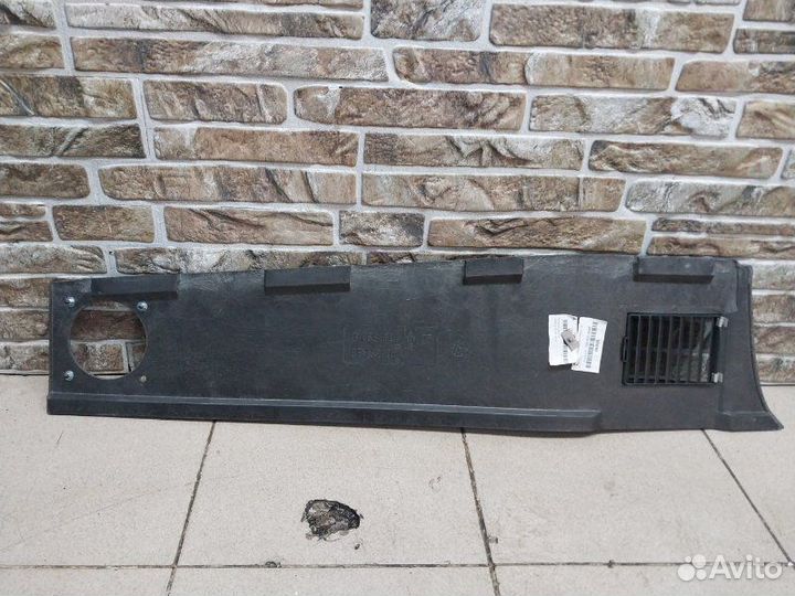 Обшивка багажника задняя правая Mercedes-Benz