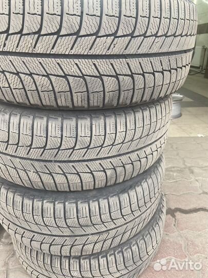Michelin X-Ice XI3 205/55 R16 94H