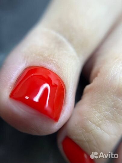 Маникюр и педикюр