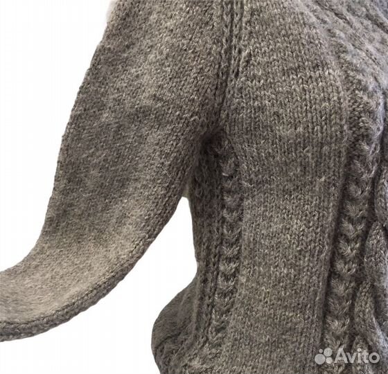 Новый свитер шерстяной ручной работы