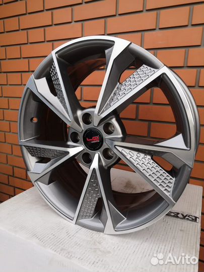 Диски на Audi A4 R18