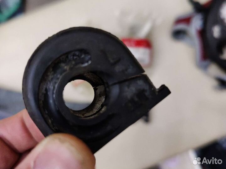 Втулка стабилизатора honda cr-v