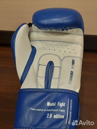 Боксерские перчатки 10 oz clinch