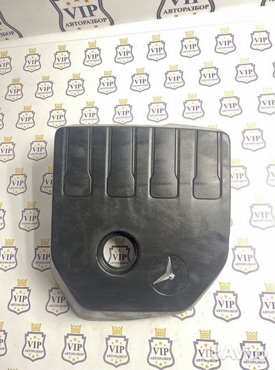 Декоративная крышка двигателя Mercedes-Benz Cla200