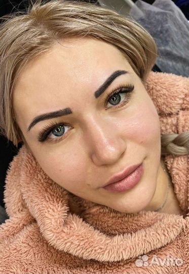 Наращивание ресниц. Анатомическая кушетка