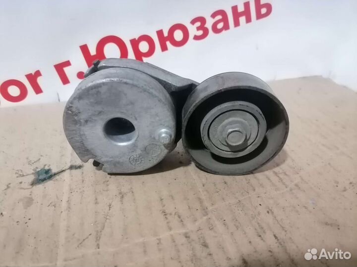 Натяжитель ремня Renault Fluence