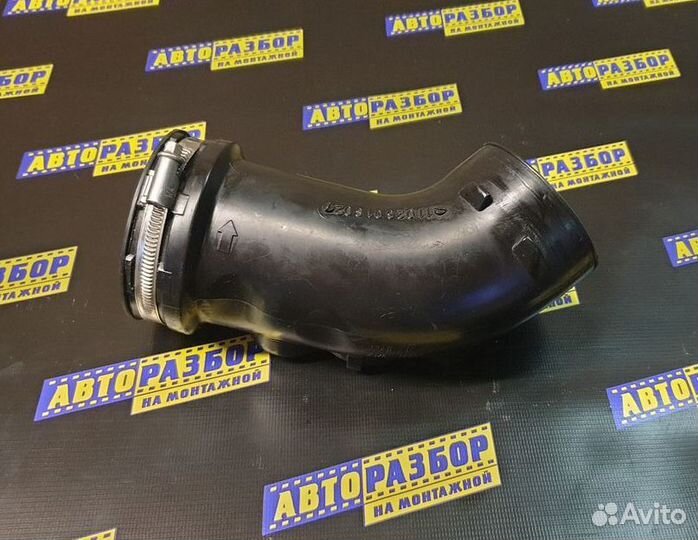 Патрубок воздушного фильтра Volvo S60