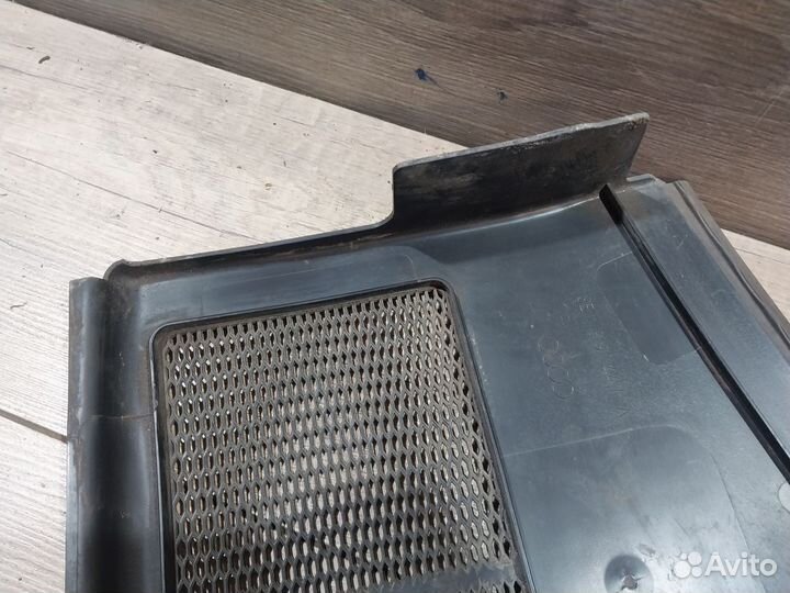 Накладка салонного фильтра Audi A4 B7