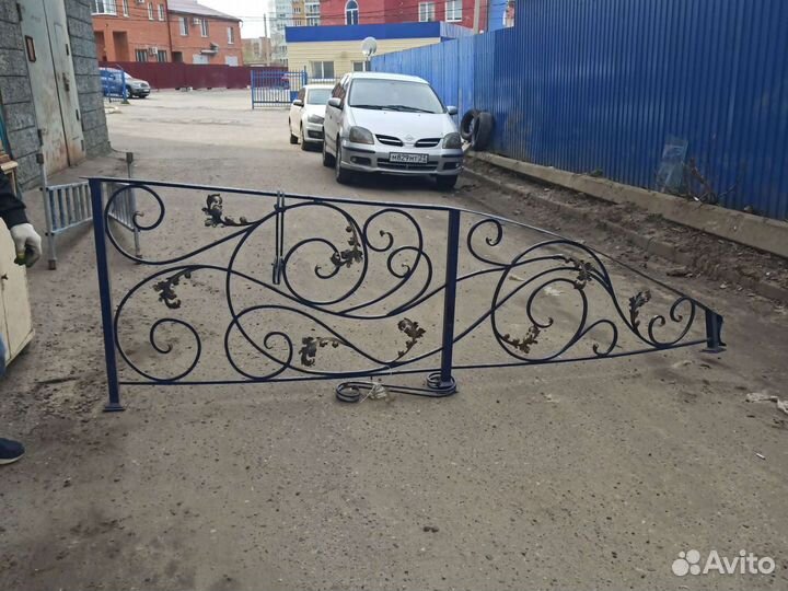 Красивая кованная перегородка