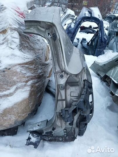 Крыло заднее правое хетчбэк Renault Megane3