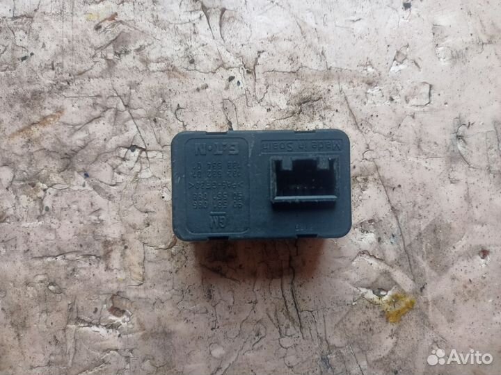 Кнопки стеклоподъемника Opel Zafira A