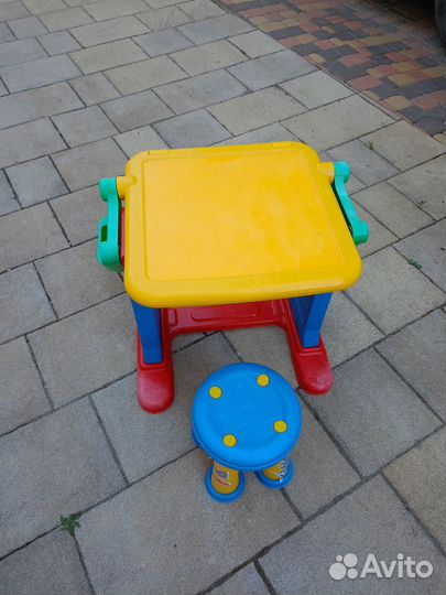 Детский столик и стульчик