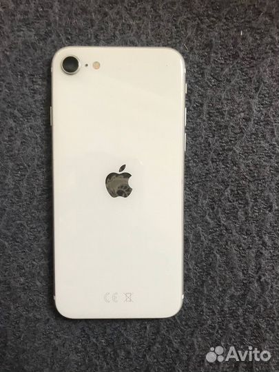 iPhone SE, 64 ГБ