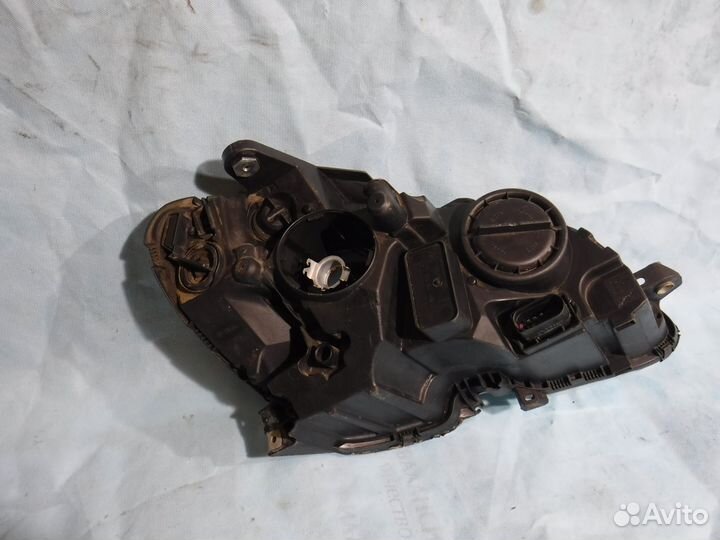 Фара левая Mercedes C-klasse W204 / С класс В204