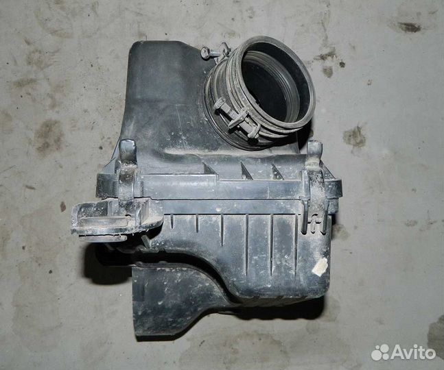 Корпус воздушного фильтра Kia Magentis 1