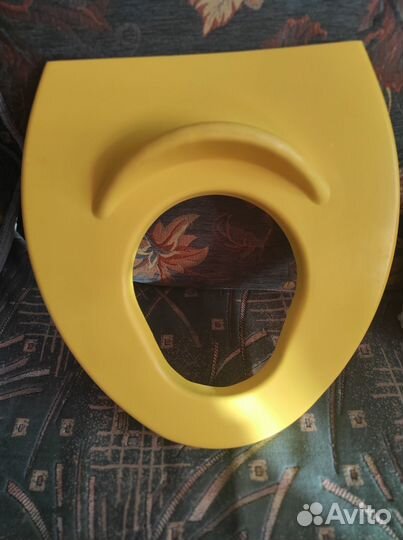 Детское сиденье на унитаз