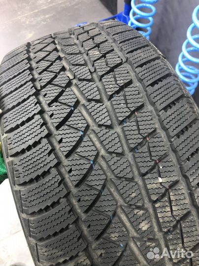 DoubleStar DW02 245/40 R20 99T