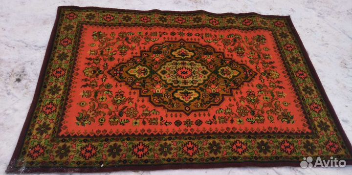 Ковер шерстяной со стены