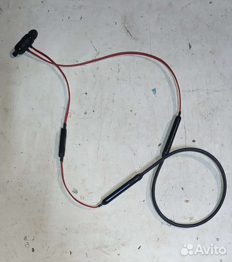 Беспроводные наушники beats