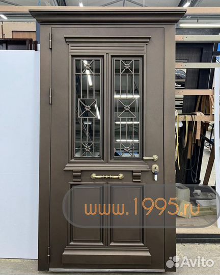 Дверь парадная входная