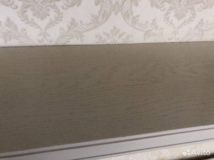 Полка из массива дуба