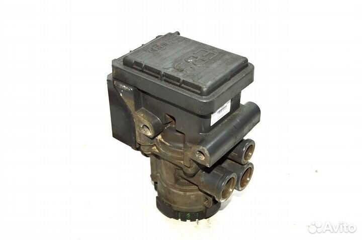 Кран EBS, переднего моста, правый (модулятор) merc