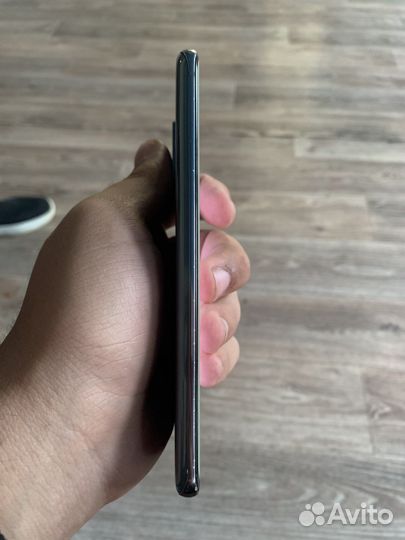 Телефон Samsung Galaxy s20+