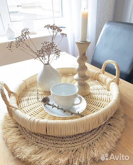 Плетеный поднос с ручками