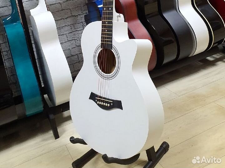 Гитара Белучи