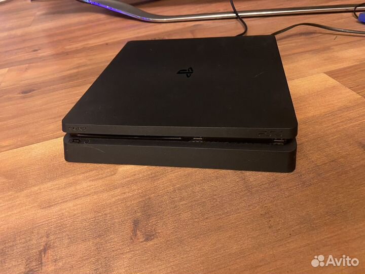 Sony playstation 4 slim
