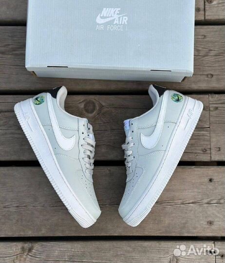 Nike air force 1 серый смайл разм. 41