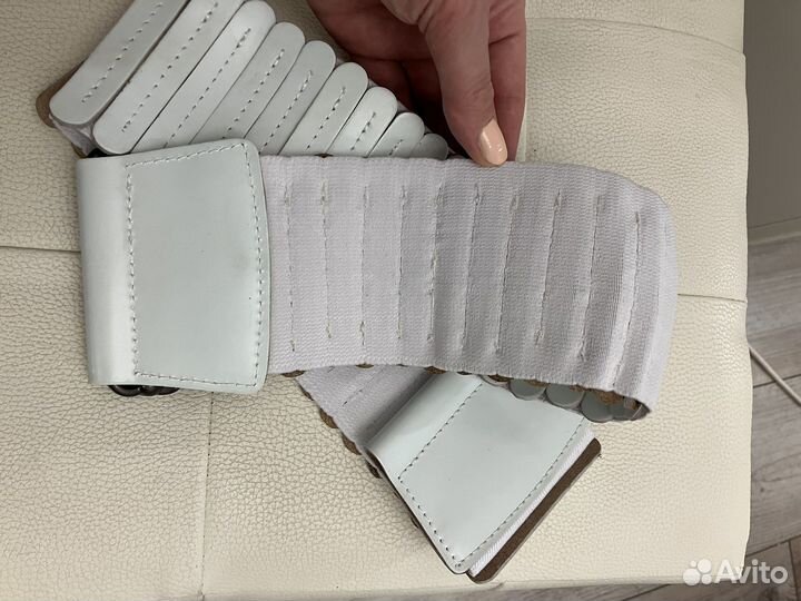 Кожаный эластичный белый пояс 85см