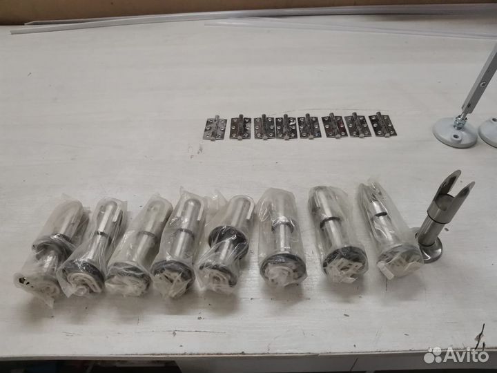 Фурнитура для сантехнических перегородок (новая)