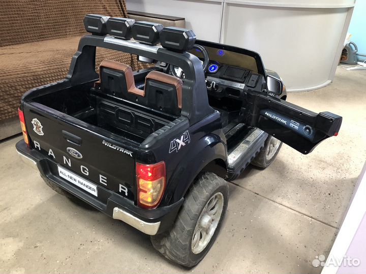 Детский электромобиль