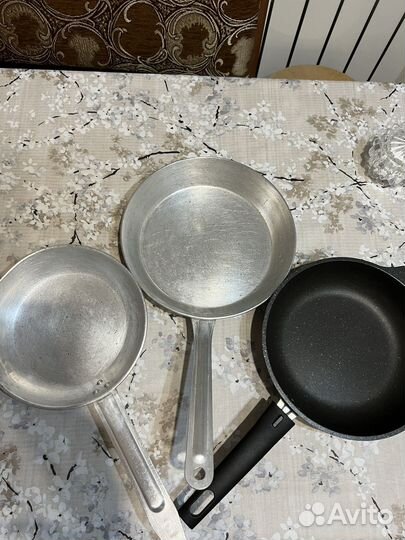 Сковородки и набор посуды СССР