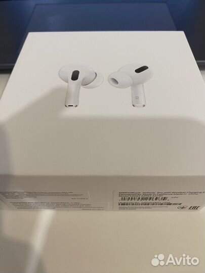 Наушники Apple AirPods Pro новы