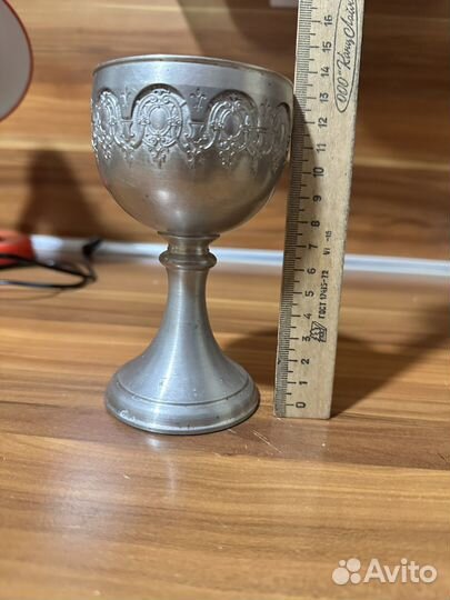 Бокалы для вина, фоуктовница