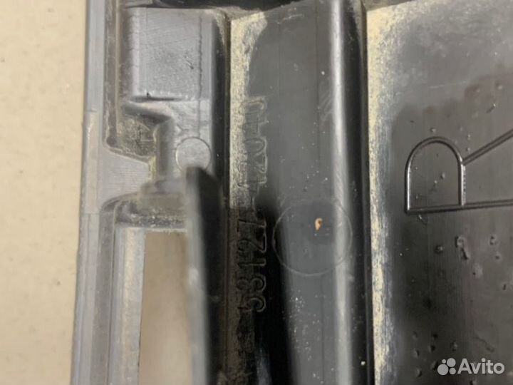 Решетка в бампер правая Toyota Rav4 2010