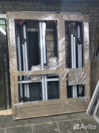 Теплый алюминий. Входная дверь