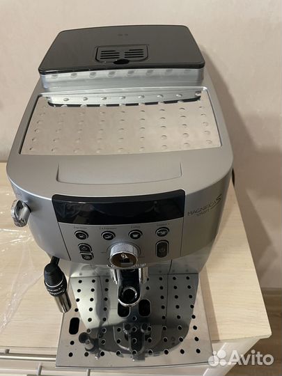 Кофемашина Delonghi ecam 250.31 SB