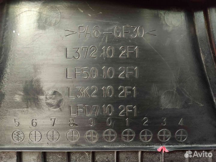 Крышка двс декоративная Mazda Premacy CBA-crew LF