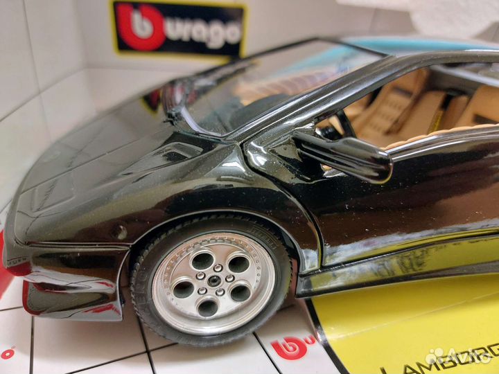 Коллекционная модель Lamborghini Diablo 1:18