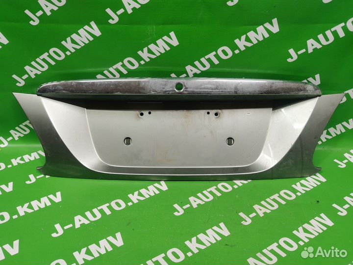 Накладка крышки багажника Nissan Pulsar