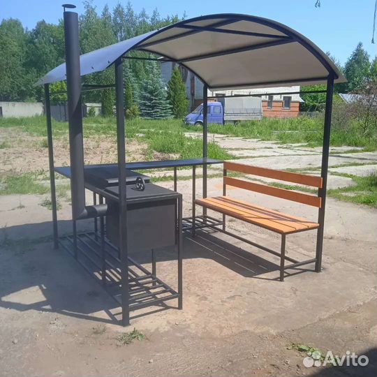 Мангал с крышей