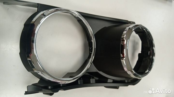 Накладка фары правая Chevrolet Aveo (T300)