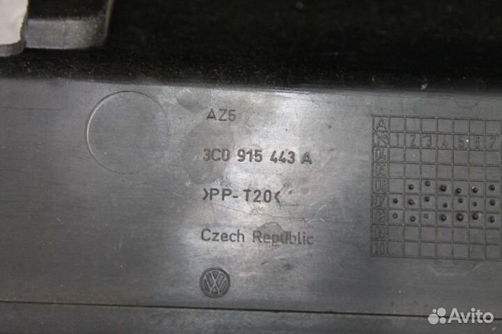 Крышка корпуса аккумулятора Volkswagen Passat B6