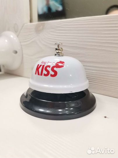 Подарок звоночек ring for a kiss