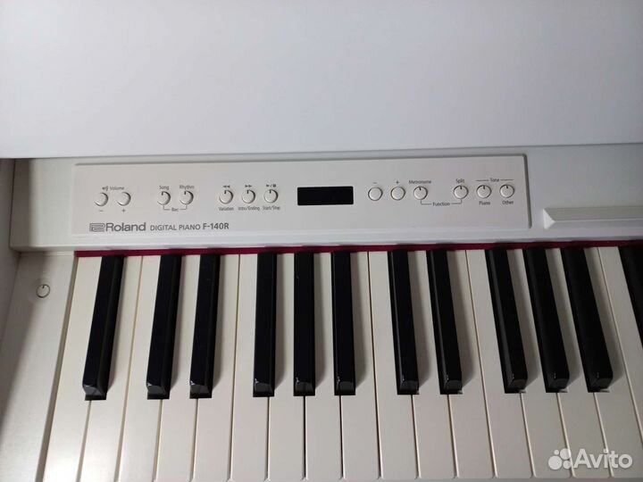 Цифровое пианино Roland F-140R