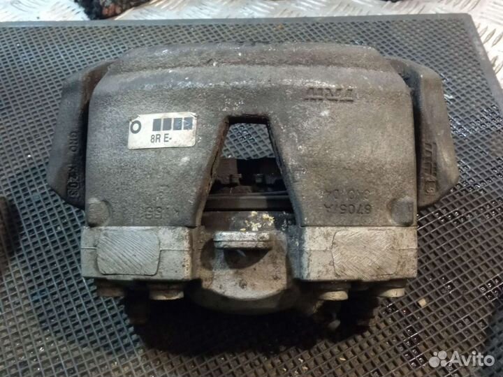 Суппорт передний левый audi A4.A5.Q5