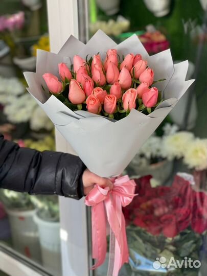 25 роз сорта Карина